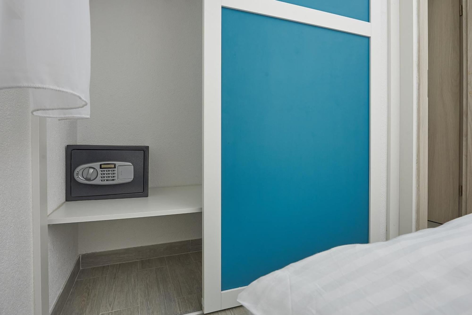 Apartments With A Parking Space Mavarstica, Ciovo - 17803 Trogir Kamer foto
