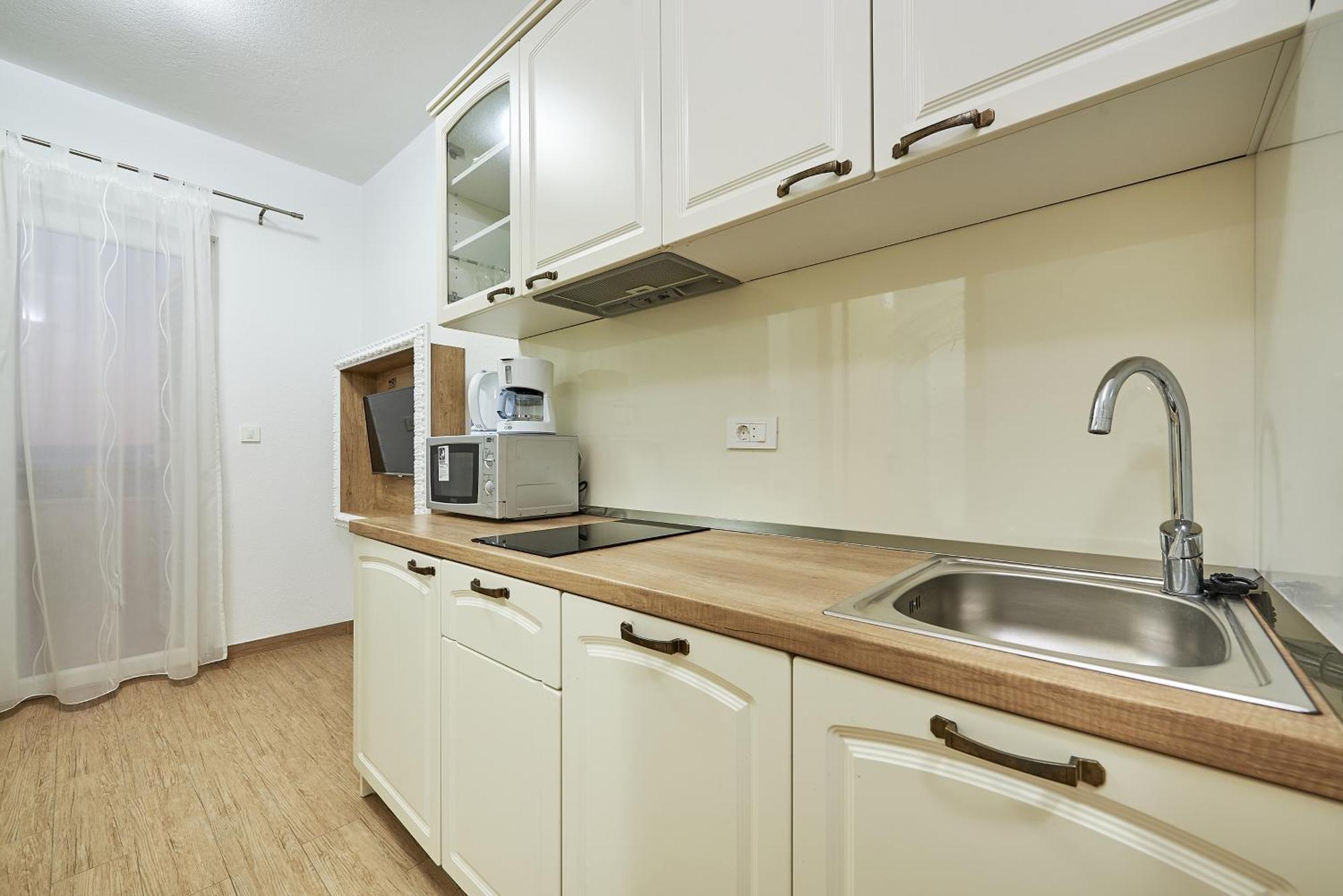 Apartments With A Parking Space Mavarstica, Ciovo - 17803 Trogir Kamer foto